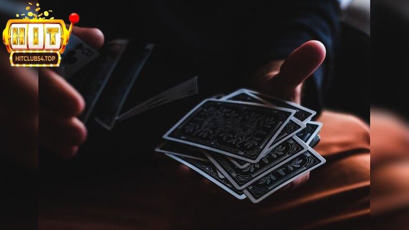 Fold trong poker là gì – Tìm hiểu fold để tối ưu chiến thuật poker